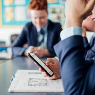 Schools which ban mobile phones get better GCSE grades