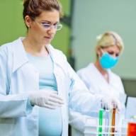Female academics ‘increasingly delay motherhood’ until age 35