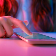 Council to introduce ban on mobile phones in all primary schools