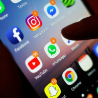 Streeting likens social media to tobacco as pressure grows for under-16s ban