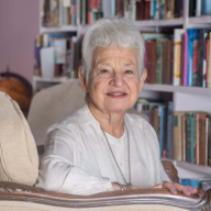 Jacqueline Wilson blames parents stuck on phones for falling child literacy rates