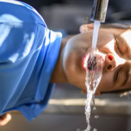 ‘Dangerous’ for schools to carry on as normal in heatwave, union warns